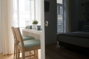 Studio (2P) | Private kitchenette | Fridge, microwave, stovetop, espresso maker - Páteo Saudade Lofts (Lisbon)