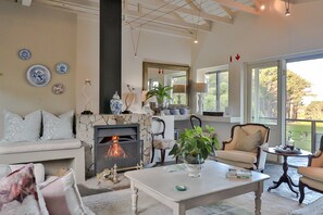 Lobby lounge - Hermanus Lodge on the Green (Hermanus)