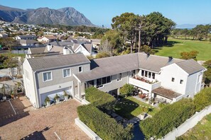 Aerial view - Hermanus Lodge on the Green (Hermanus)