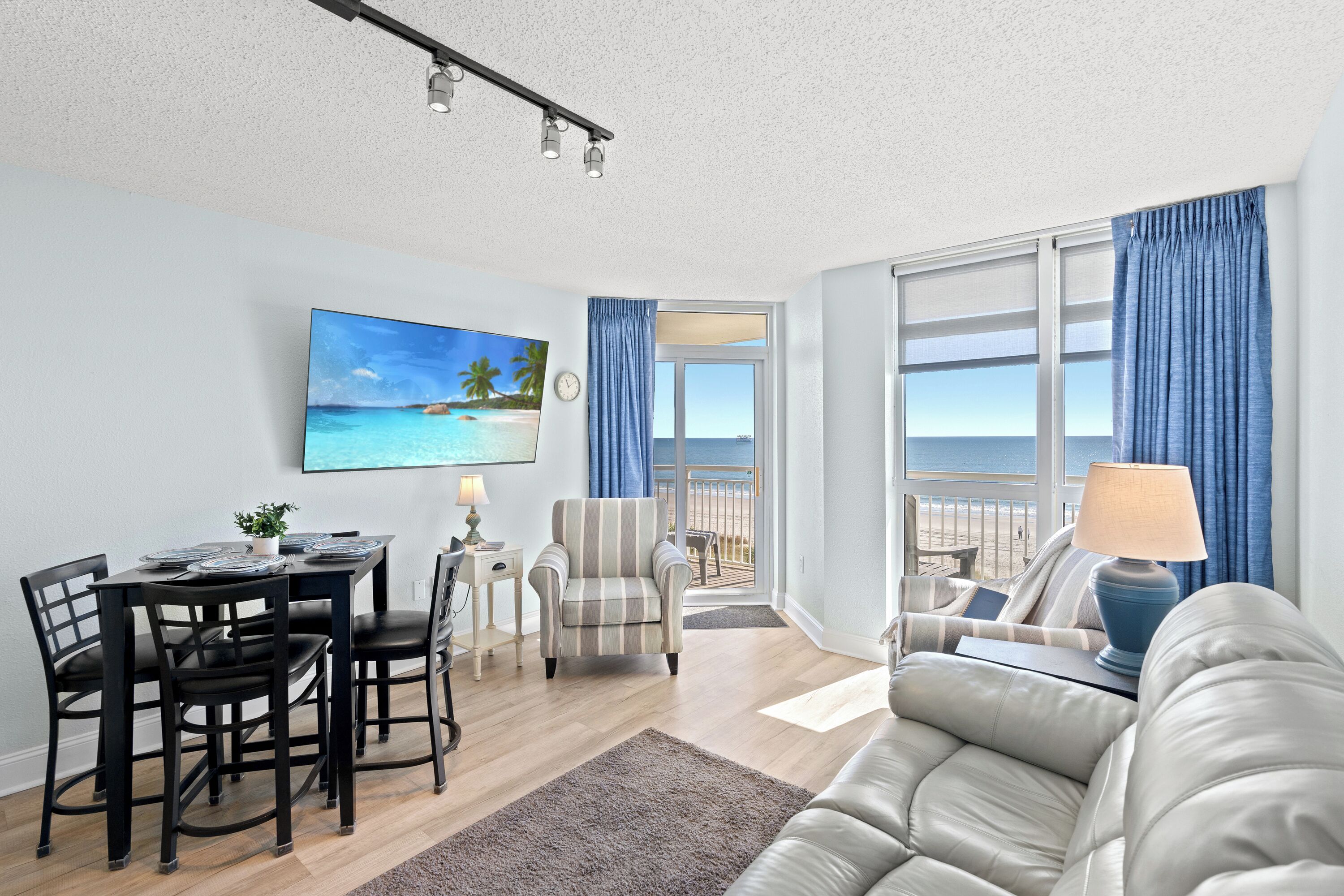 Deluxe Condo, 2 Bedrooms, Ocean View, Oceanfront (433) | Living area | TV, DVD player