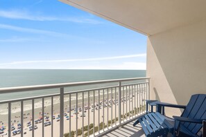 Luxury Condo, 1 Bedroom, Ocean View, Oceanfront (1413) | Balcon