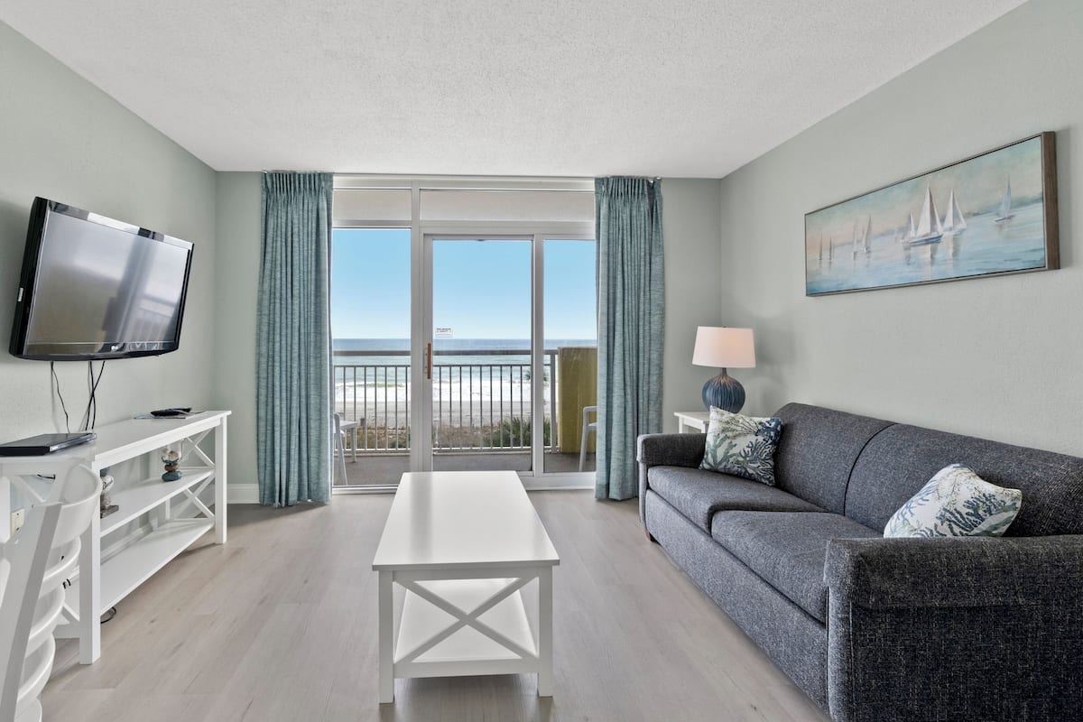 Condo, 1 Bedroom, Ocean View, Oceanfront (336) | Living area | TV, DVD player