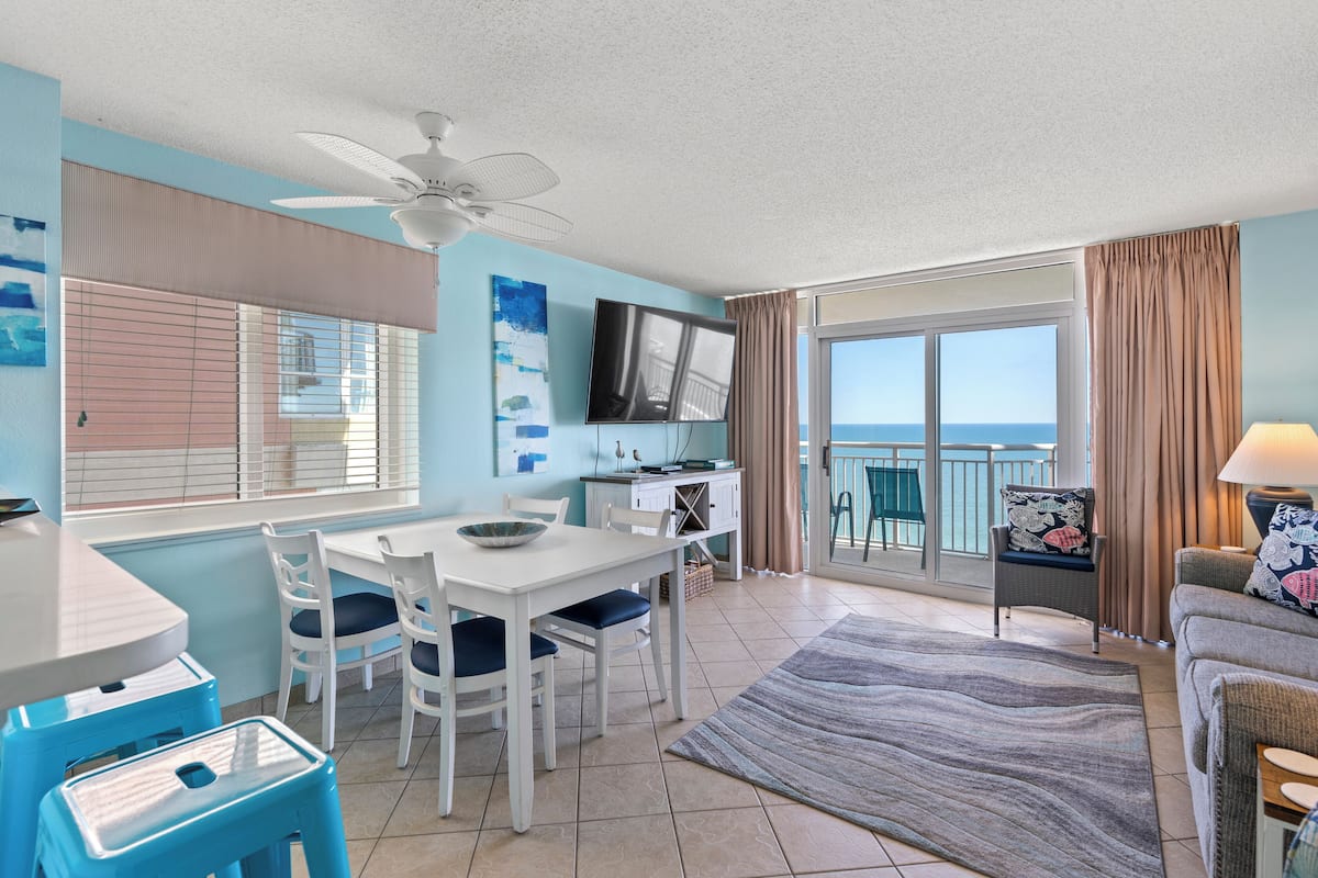 Deluxe Condo, 2 Bedrooms, Ocean View, Oceanfront (1711) | Living area | TV, DVD player