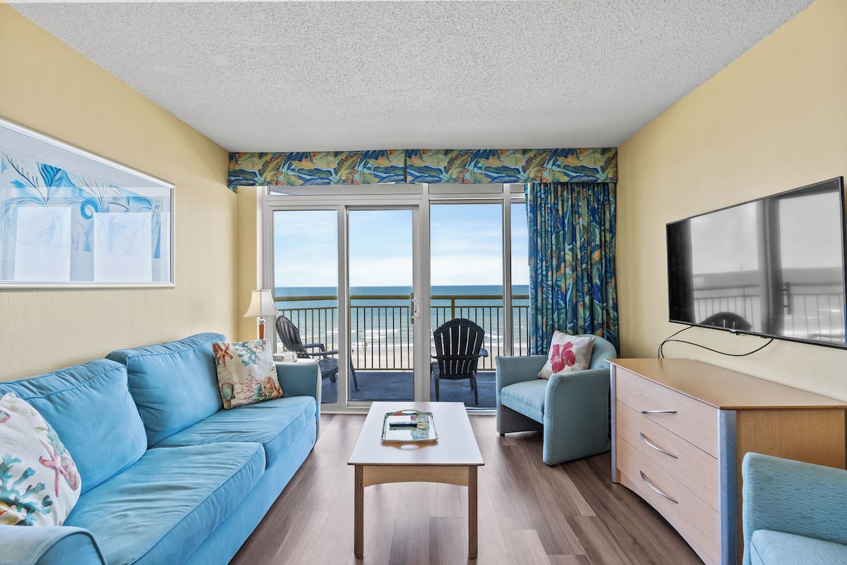 Condo, 2 Bedrooms, Ocean View, Oceanfront (602) | Living area | TV, DVD player