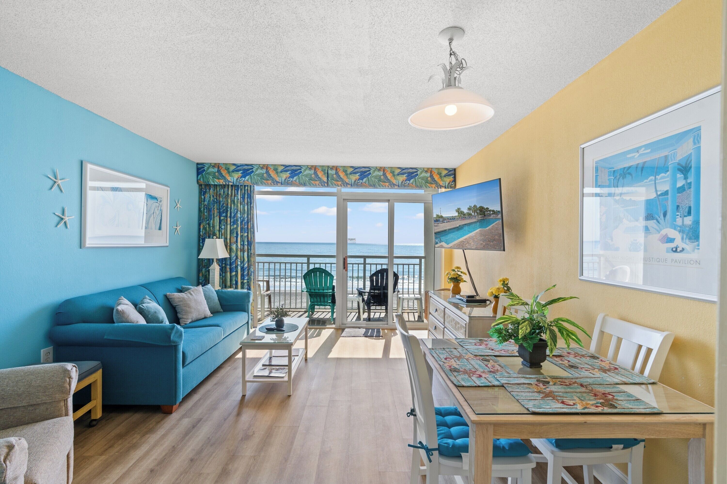 Condo, 1 Bedroom, Ocean View, Oceanfront (506) | Living area