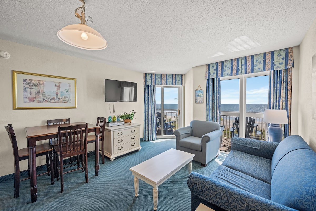 Condo, 2 Bedrooms, Ocean View, Oceanfront (333) | Living area | TV, DVD player