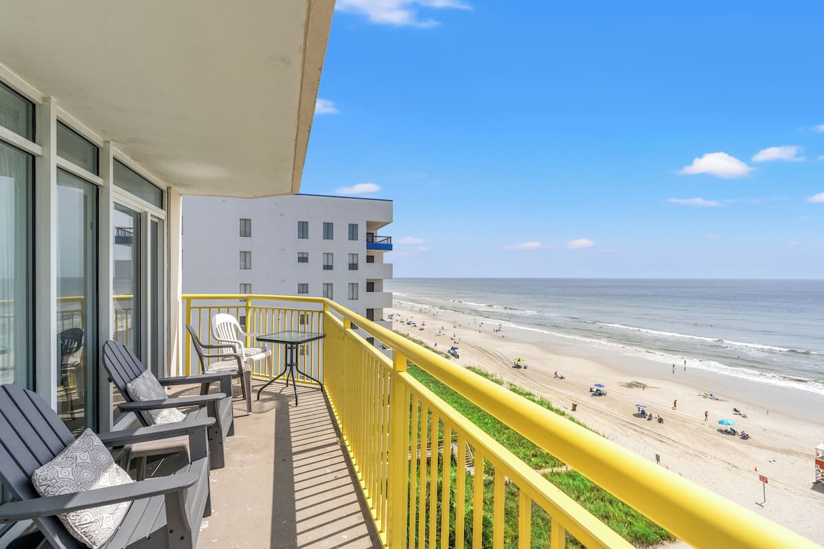 Condo, 2 Bedrooms, Ocean View, Oceanfront (802) | Balcony