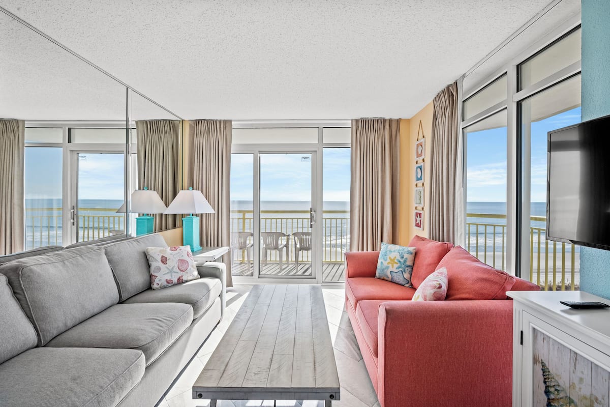 Deluxe Condo, 2 Bedrooms, Ocean View, Oceanfront (740) | Living area | TV, DVD player
