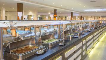 3 Restaurants, Frühstück, Mittagessen, Abendessen, internationale Küche