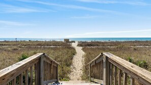 Exterior - Boardwalk Beach Resort by Elliott Beach Rentals (Myrtle Beach)