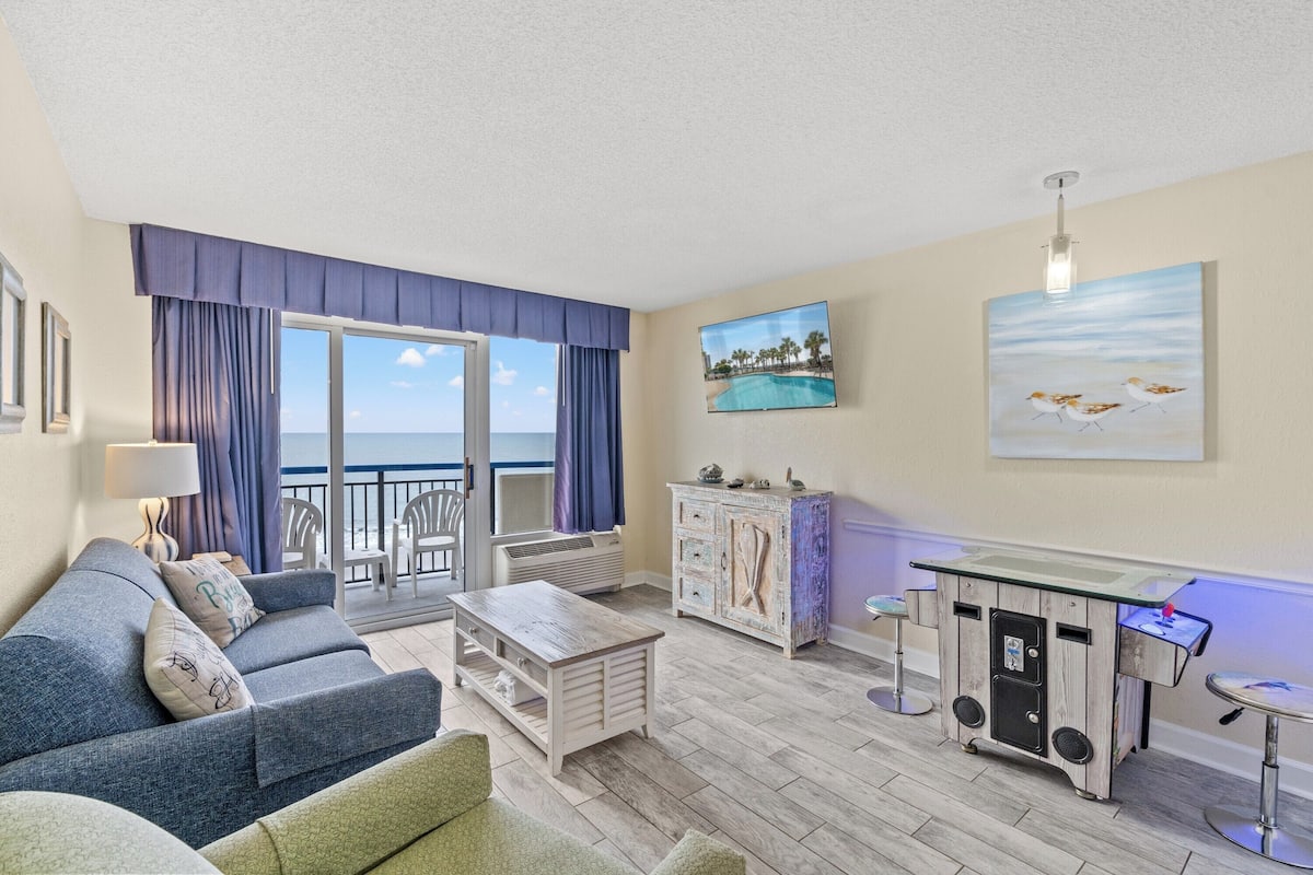Condo, 1 Bedroom, Balcony, Oceanfront (830) | Living area | TV