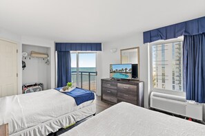 Condo, 2 Bedrooms, Balcony, Oceanfront (939/940) | Bathroom