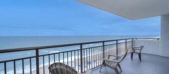 Bluewater Resort by Elliott Beach Rentals