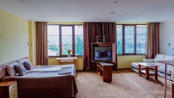 Blackout curtains, rollaway beds