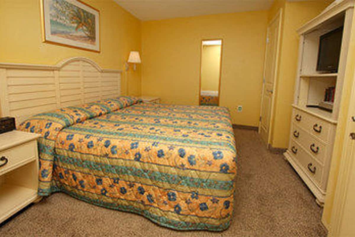 Condo, 1 Bedroom, Ocean View (2 Doubles and 1 sofa bed) | 1 bedroom, individually decorated, individually furnished, free WiFi