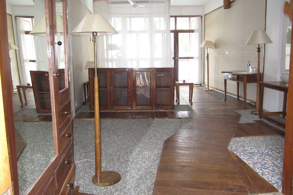 Economy-Loft