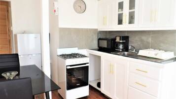 Studio | 1 bedroom, in-room safe, individually decorated, individually furnished