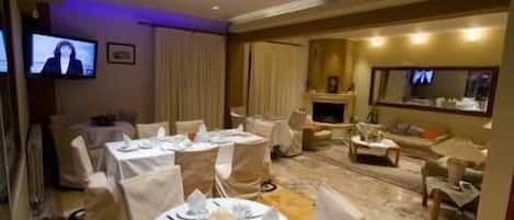 Daily buffet breakfast (EUR 4 per person)