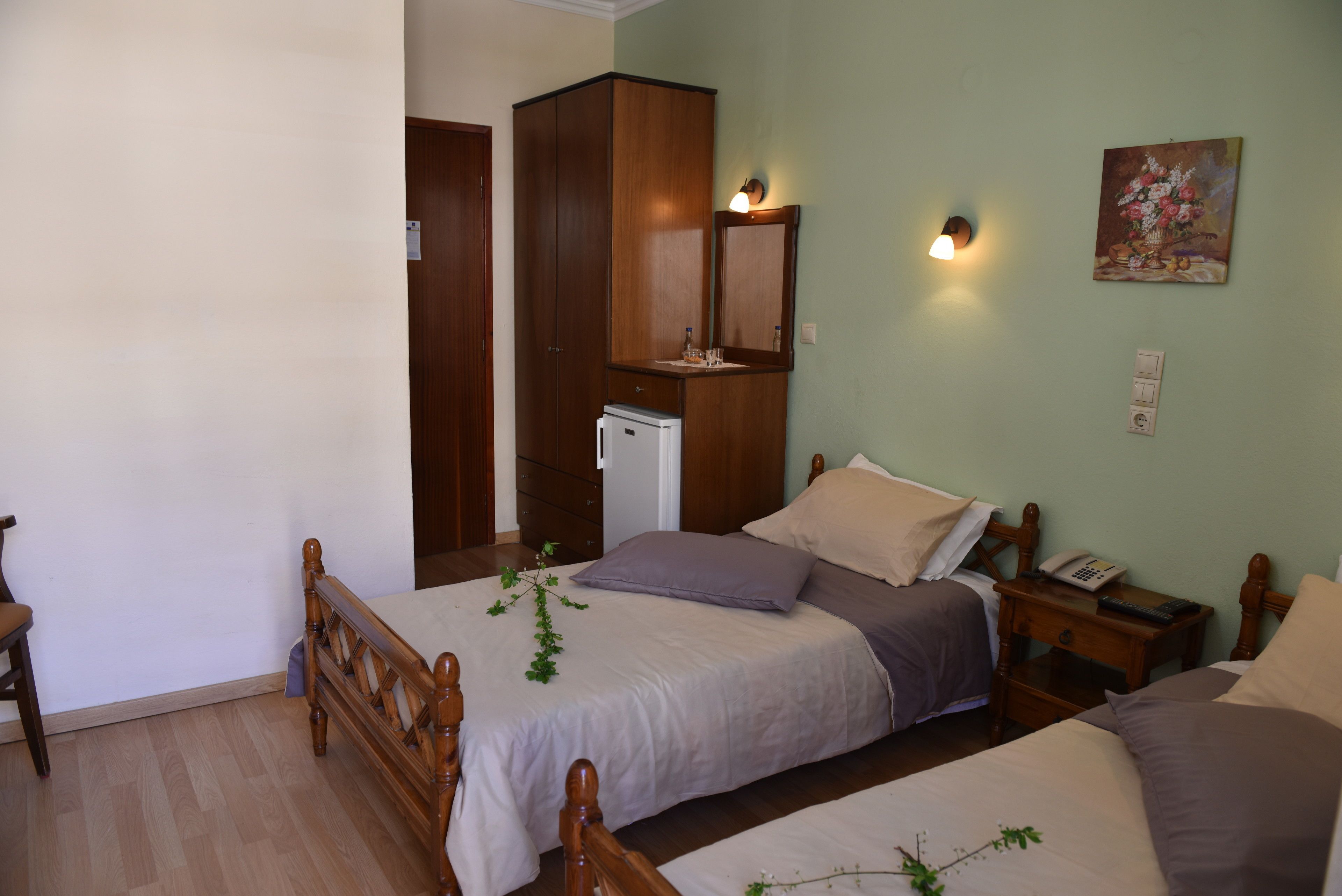 Doppel- oder Zweibettzimmer | Schreibtisch, schallisolierte Zimmer, kostenlose Babybetten