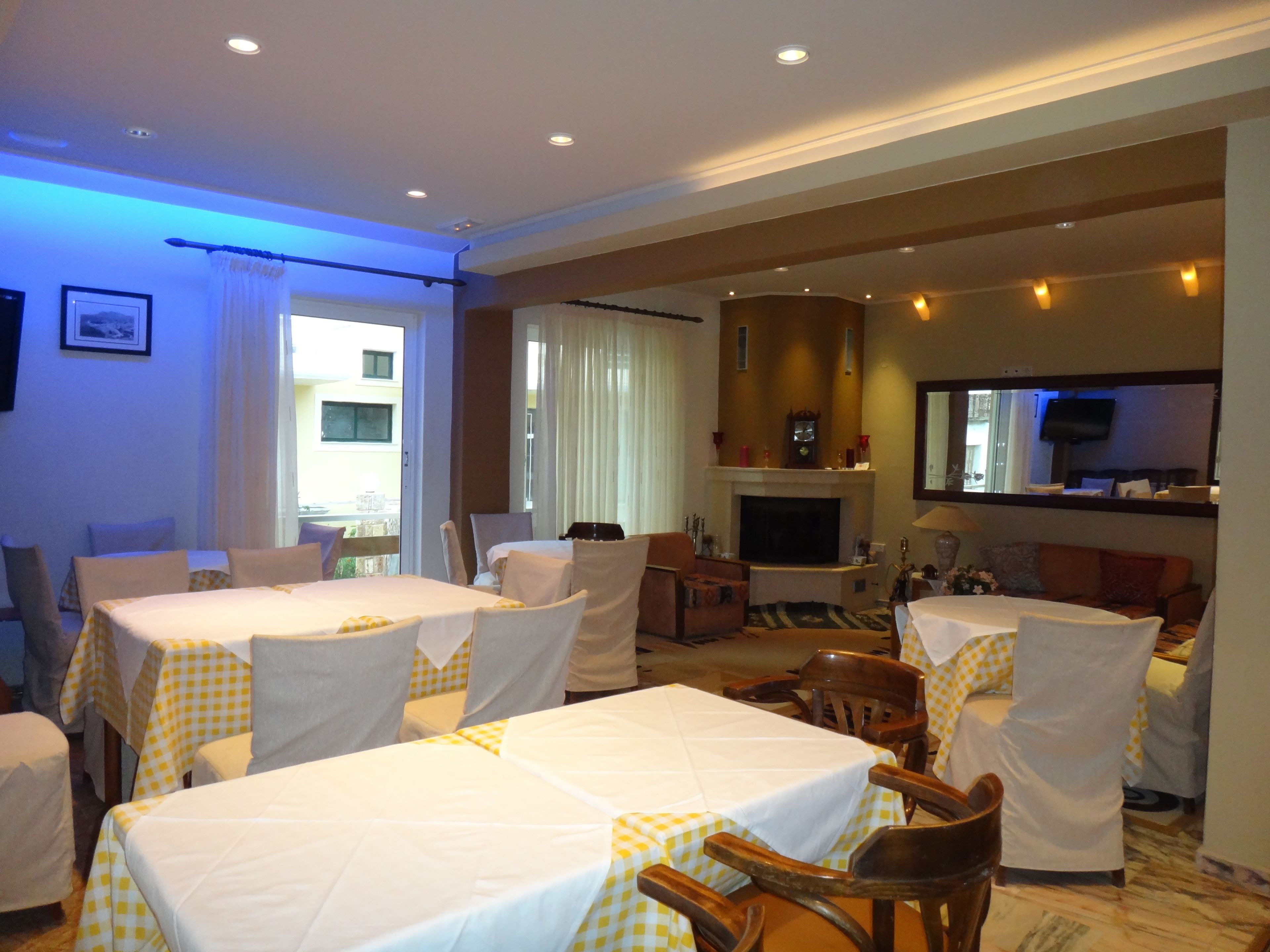 Lunch and dinner served, Greek cuisine