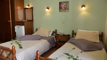 Doppel- oder Zweibettzimmer | Schreibtisch, schallisolierte Zimmer, kostenlose Babybetten