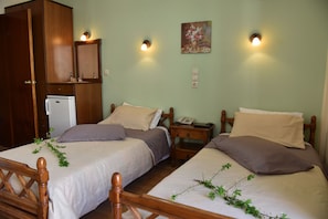 Double or Twin Room | Desk, soundproofing, free cribs/infant beds, rollaway beds - 40 Platania Hotel (Istiaia-Aidipsos)