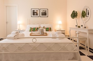 Habitación Deluxe, 1 habitación, vista al jardín | 1 habitación, ropa de cama de alta calidad y edredón