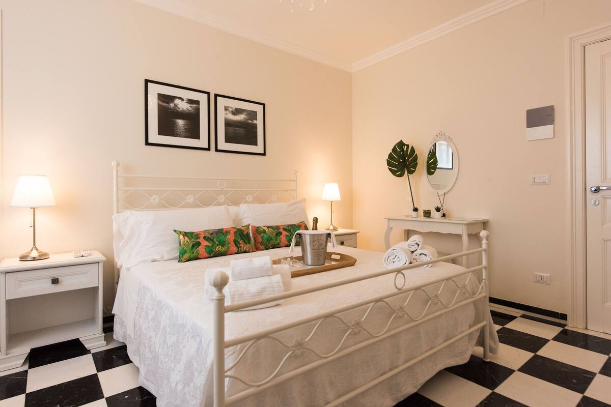 Habitación Deluxe, 1 habitación, vista al jardín | 1 habitación, ropa de cama de alta calidad y edredón