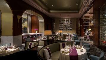 3 間餐廳;供應早餐