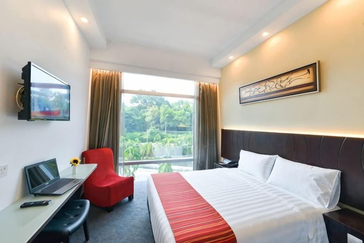 Premier Triple Room