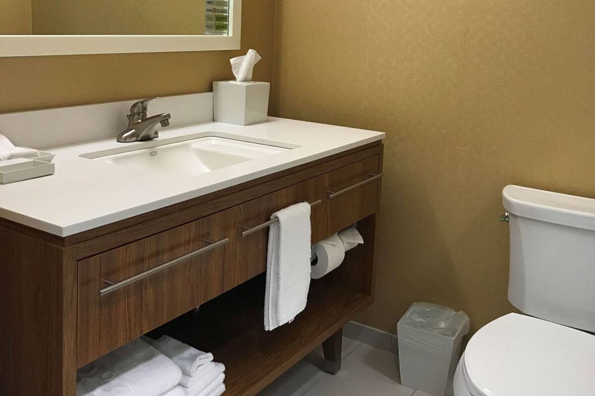 Baño | Regadera, amenidades de baño gratuitas, secadora de cabello, toallas