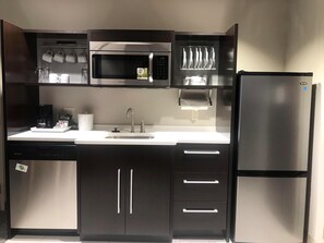 大冰箱、微波炉、洗碗机、茶具/咖啡用具