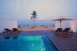 Outdoor pool - Jetwing Thalahena Villa (Negombo)