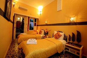 Kahden hengen huone (kaksi sänkyä), tupakointi kielletty | Ylelliset vuodevaatteet, tallelokero huoneessa, ilmainen Wi-Fi