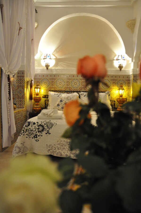 Süit, Sigara İçilmez | Kaliteli yatak takımı, odada kasa, ücretsiz kablosuz İnternet 