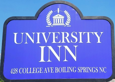 Exterior. University Inn