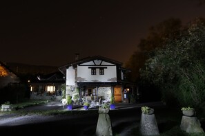 Front of property – evening/night - Agroturismo Ibarra (Amorebieta)