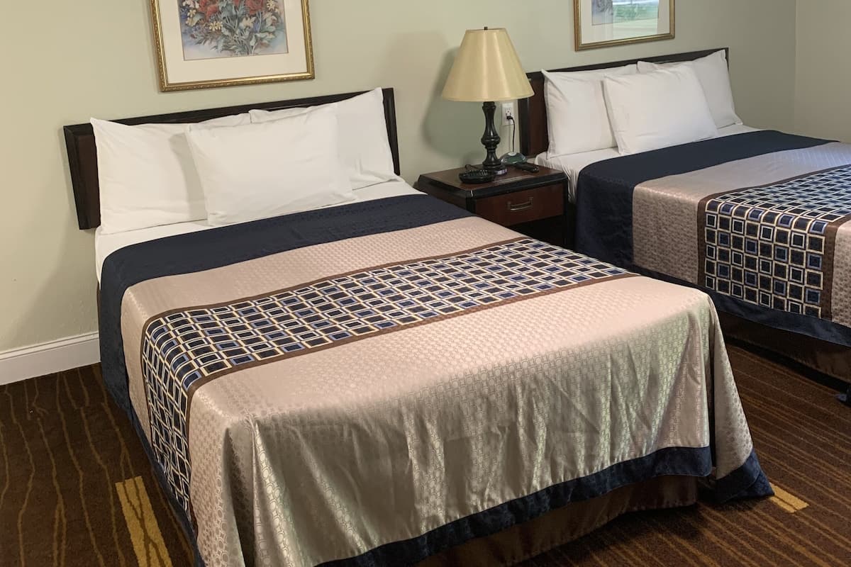 Standard Double Room, 2 Double Beds | WiFi (free), bed sheets