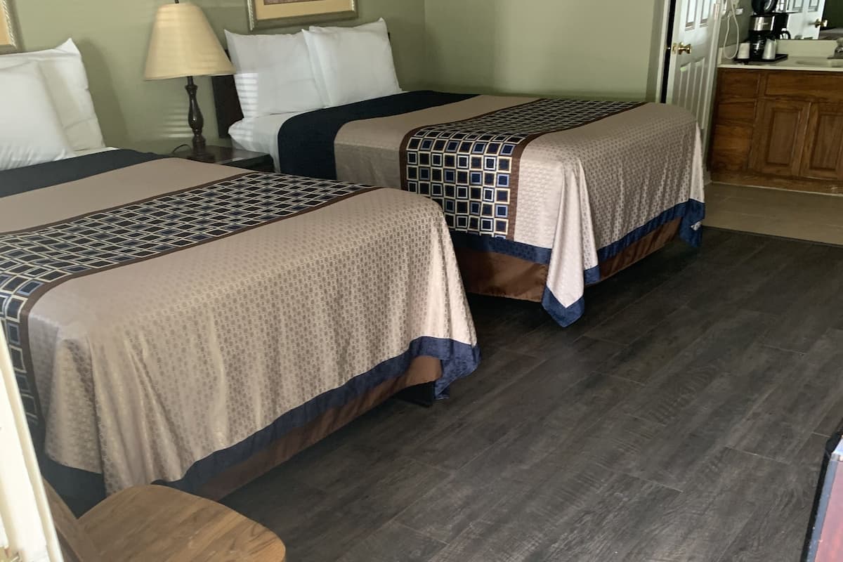WiFi (free), bed sheets