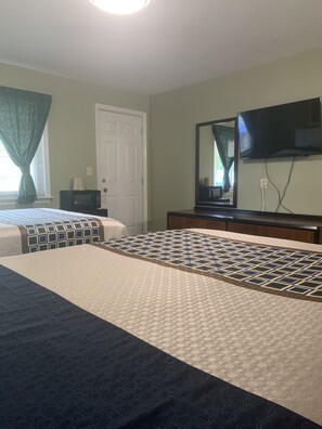 Standard Double Room, 2 Double Beds | Free WiFi, bed sheets