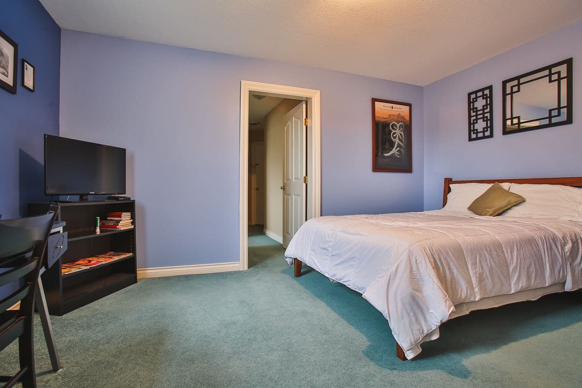Executive Queen Suites | WiFi (free), bed sheets