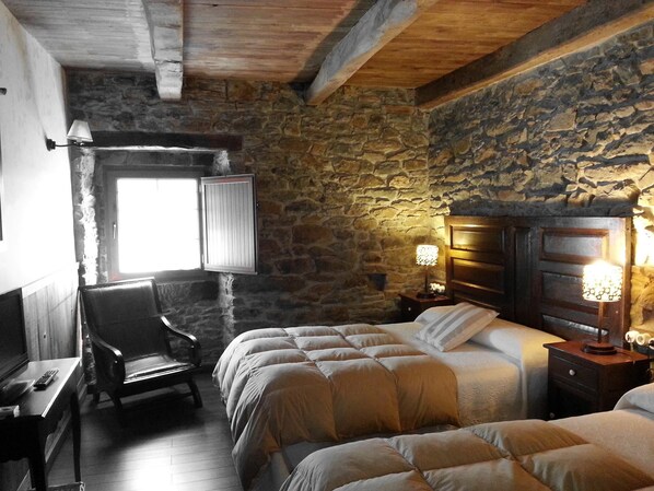 Standard Quadruple Room, 2 Double Beds | Blackout drapes, free cribs/infant beds, free WiFi