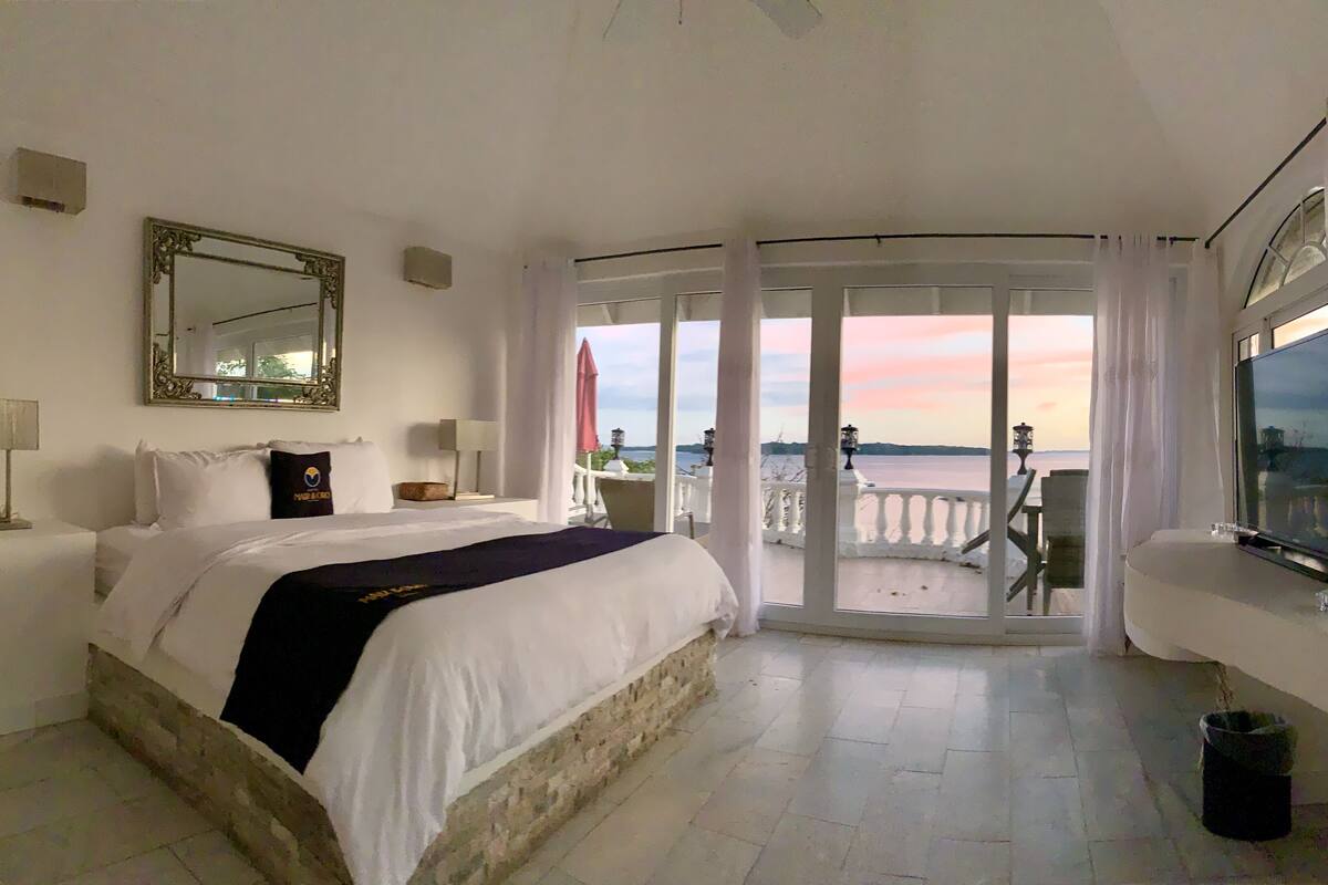 suite bella vista with terrace | in-room safe, iron/ironing board, free wifi, bed sheets