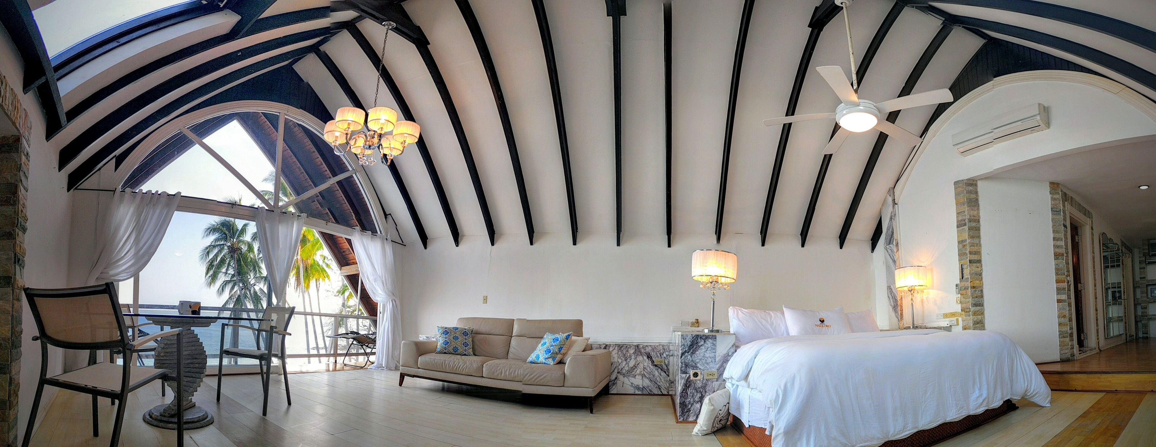 suite panama | in-room safe, iron/ironing board, free wifi, bed sheets