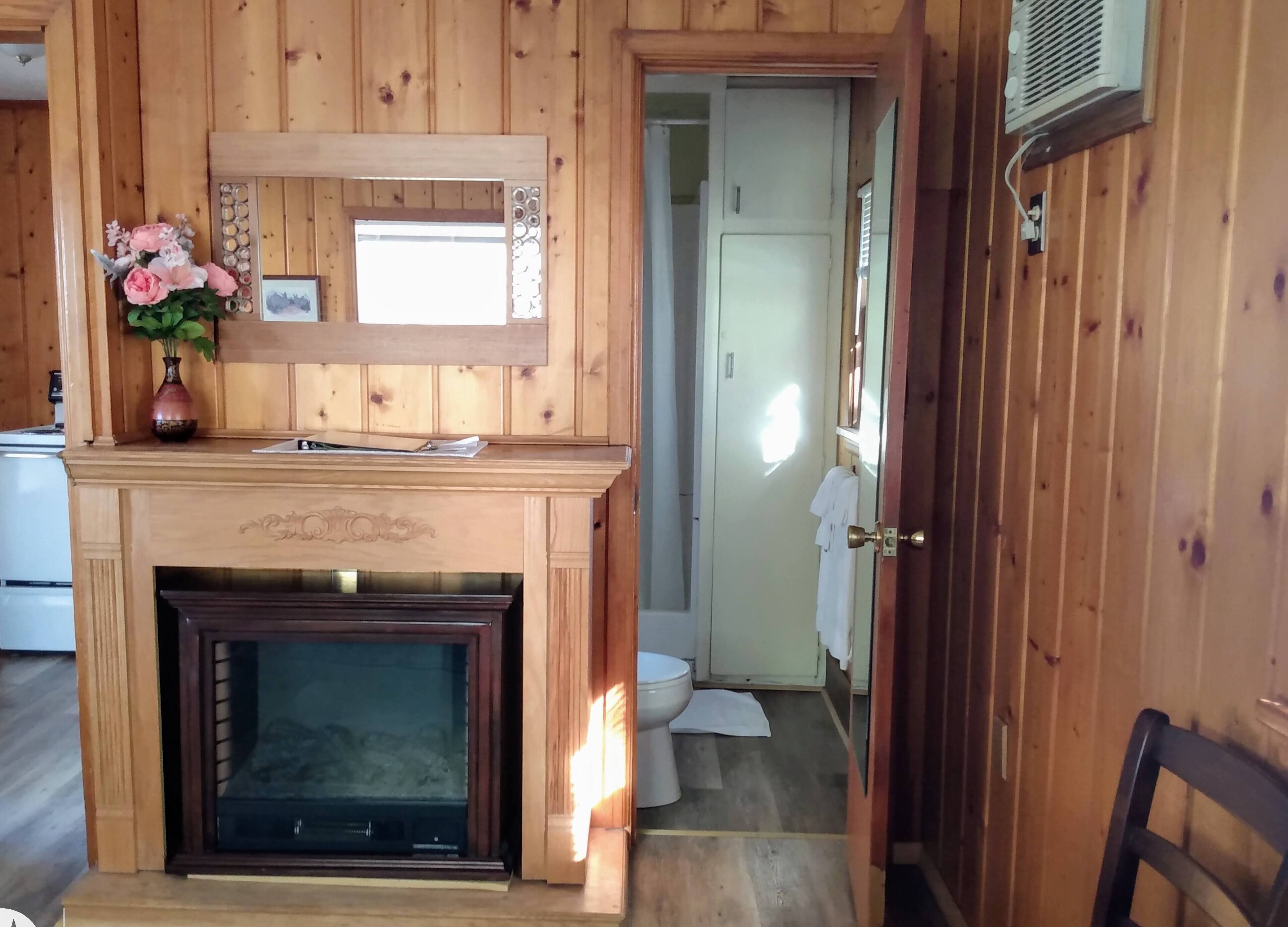 creekside cottage | living area | 30-inch flat-screen tv with digital channels, tv