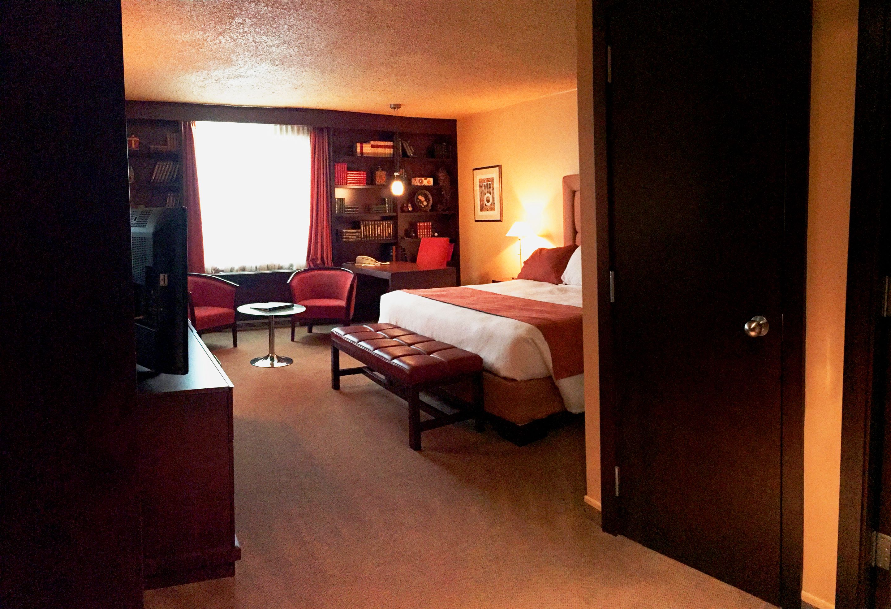 Suite, 1 cama King size | Escritorio y espacio para trabajar con laptop 