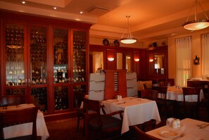 Serveert diner, Italiaanse gerechten