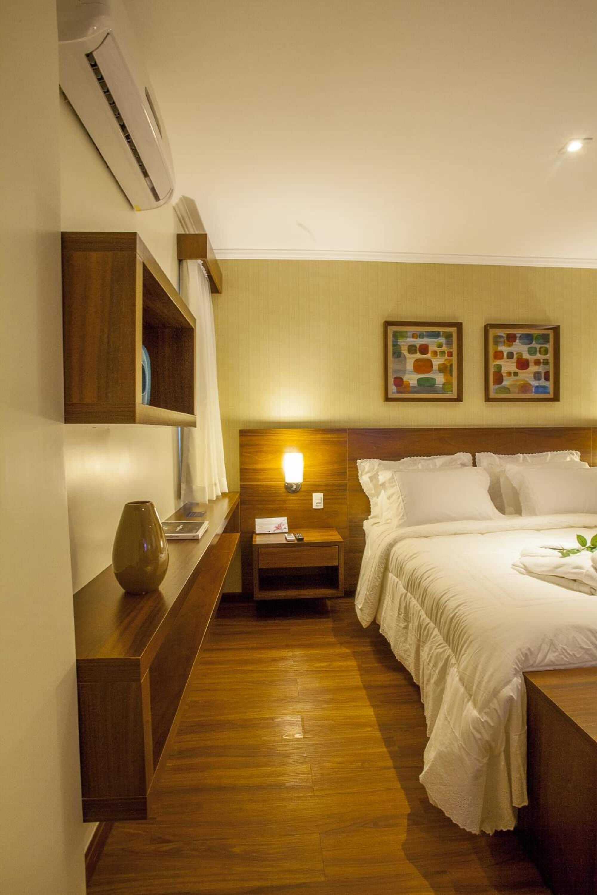 in-room safe, desk, free wifi, bed sheets