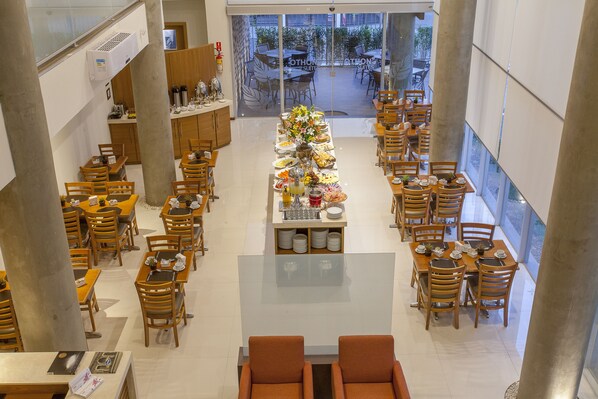 Breakfast area - São Carlos Marklin Suítes (São Carlos)
