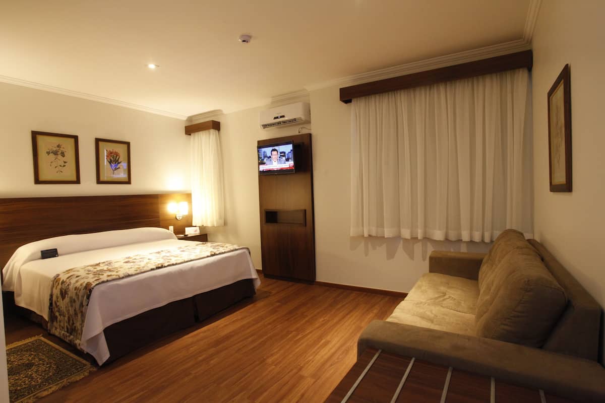 In-room safe, desk, free WiFi, bed sheets